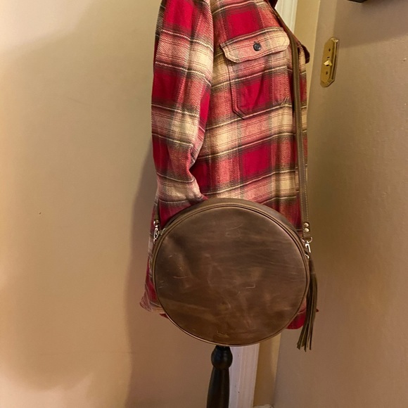 Holla handmade leather Crossbody bag. - Picture 2 of 11